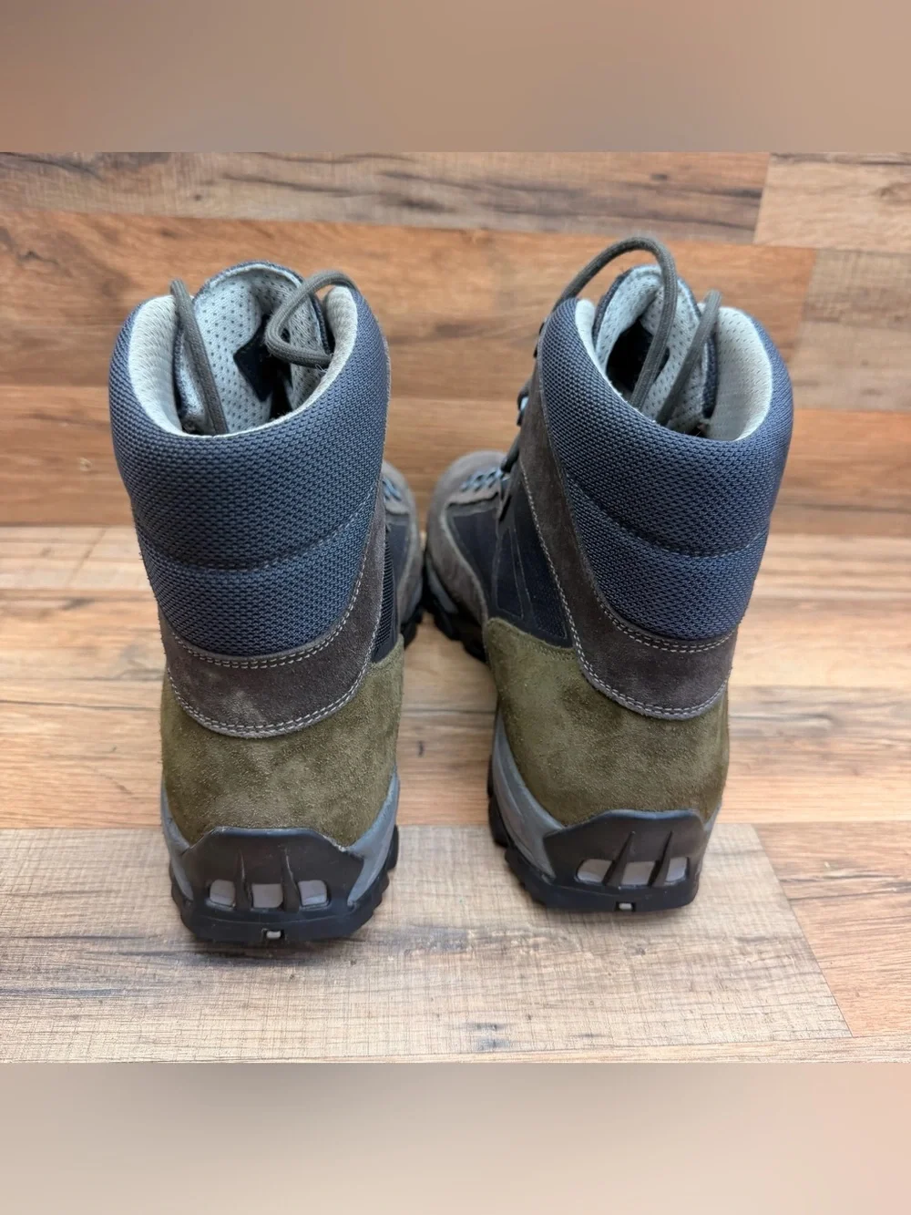 LL Bean Men's size 12 Bigelow GORE-TEX Hiking Boots  Gray/Brown Hiking Boots
